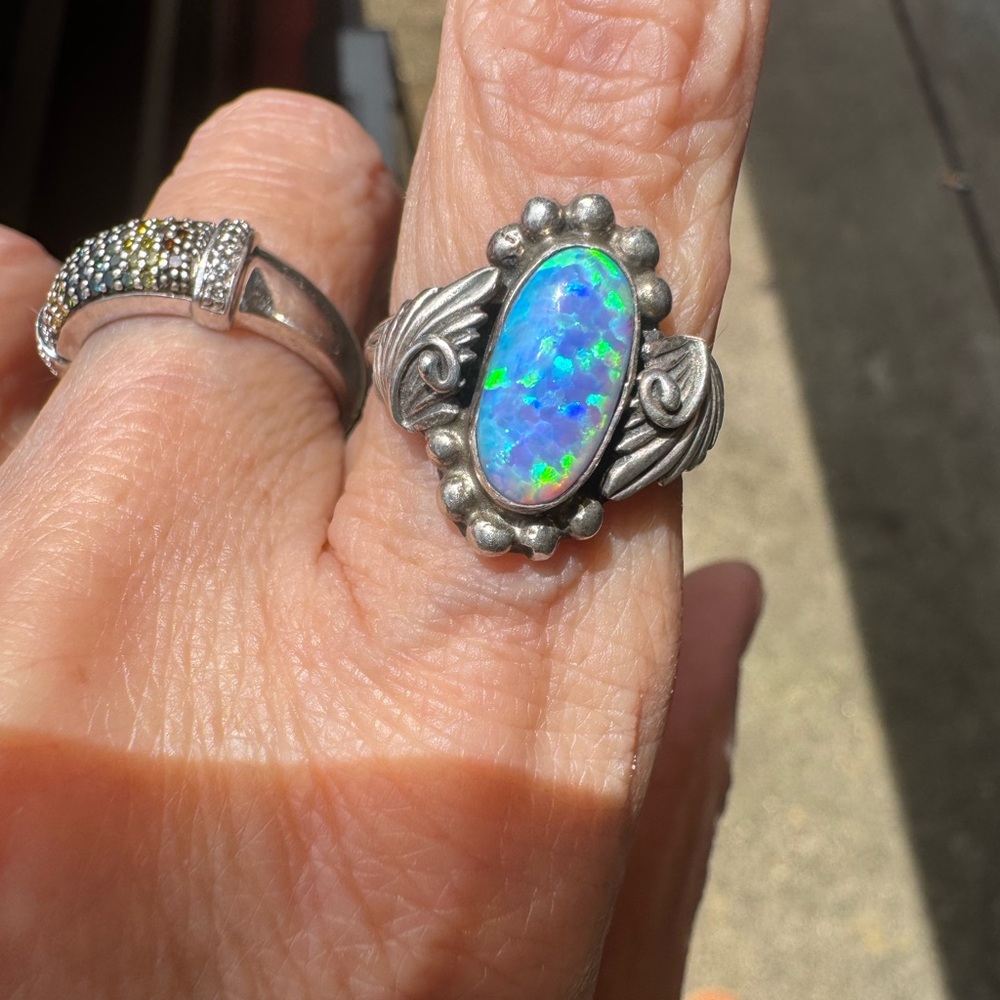 Blue opal ring 7-8 - Picture 5 of 6